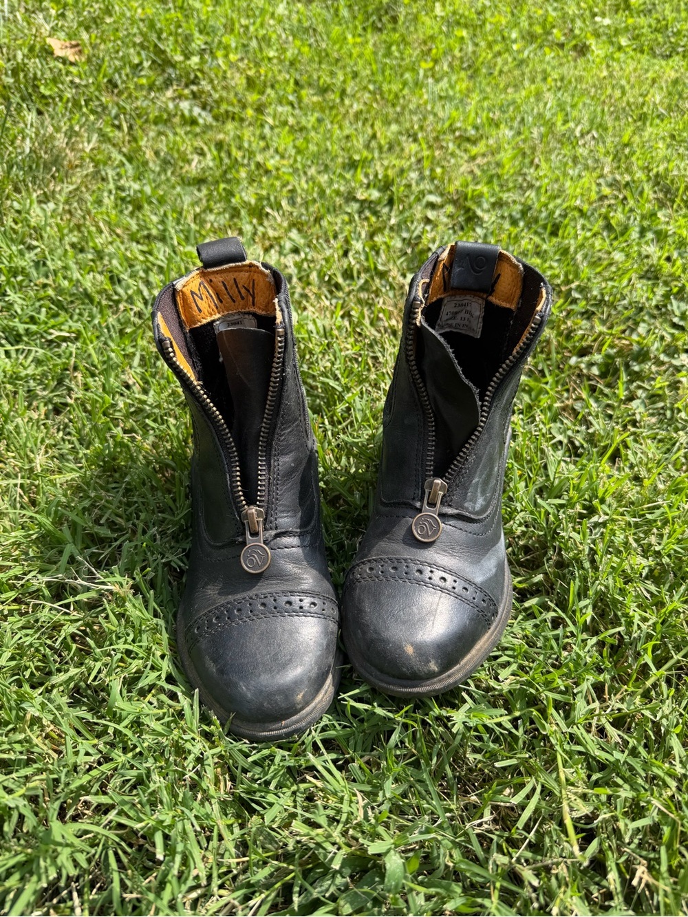Ovation Horseback Riding Black Leather Zip Front Brogue Boots